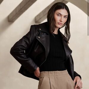 Banana republic wool mock neck black top ribbed lined size small